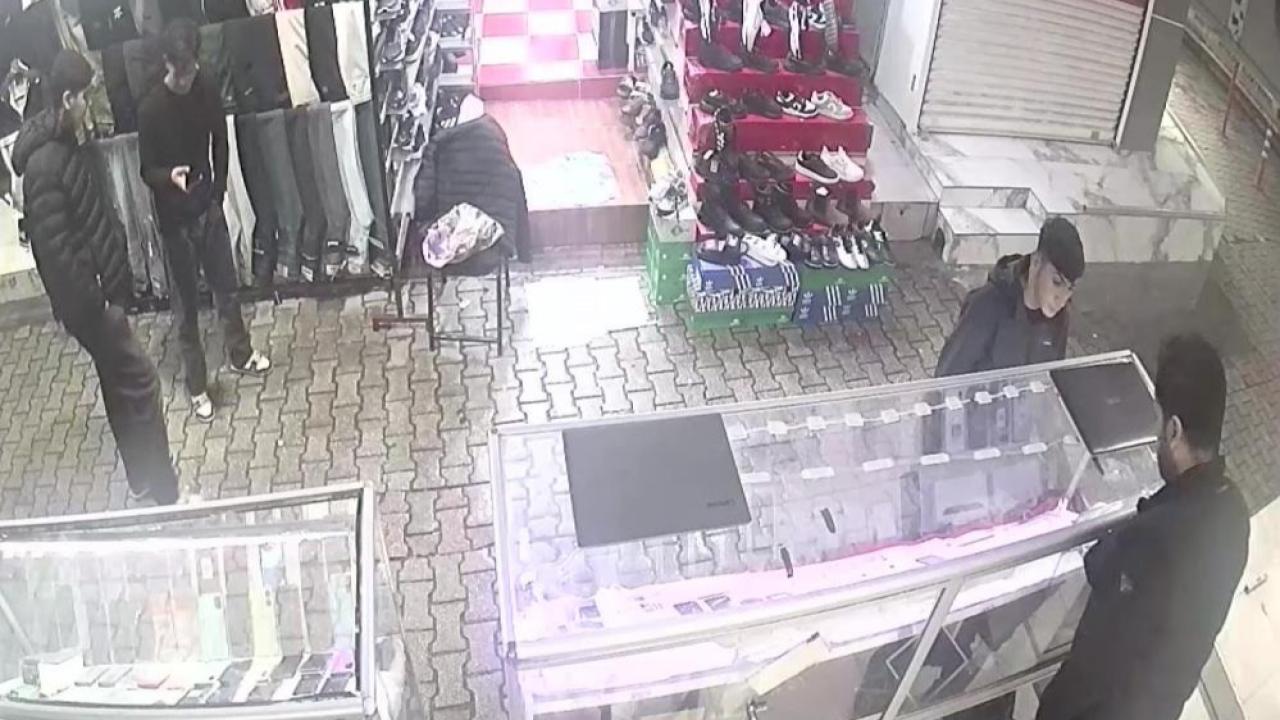 Hoşuna Gittiği İçin Çalmış!