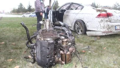 Kontrolden Çıktı, Kavşakta Devrildi