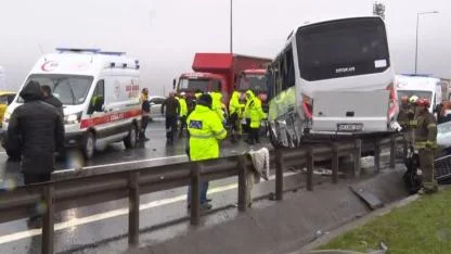 Polis Servisi Kaza Yaptı:Çok Sayıda Yaralı Var!