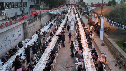 Seyhan Belediyesi'nden Gönülleri Buluşturan İftar