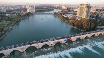 Tarihi Taş Köprü Üzerinde İftar Programı