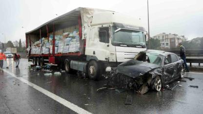 TEM’de 6 Araç Birbirine Girdi:Sular Yola Saçıldı