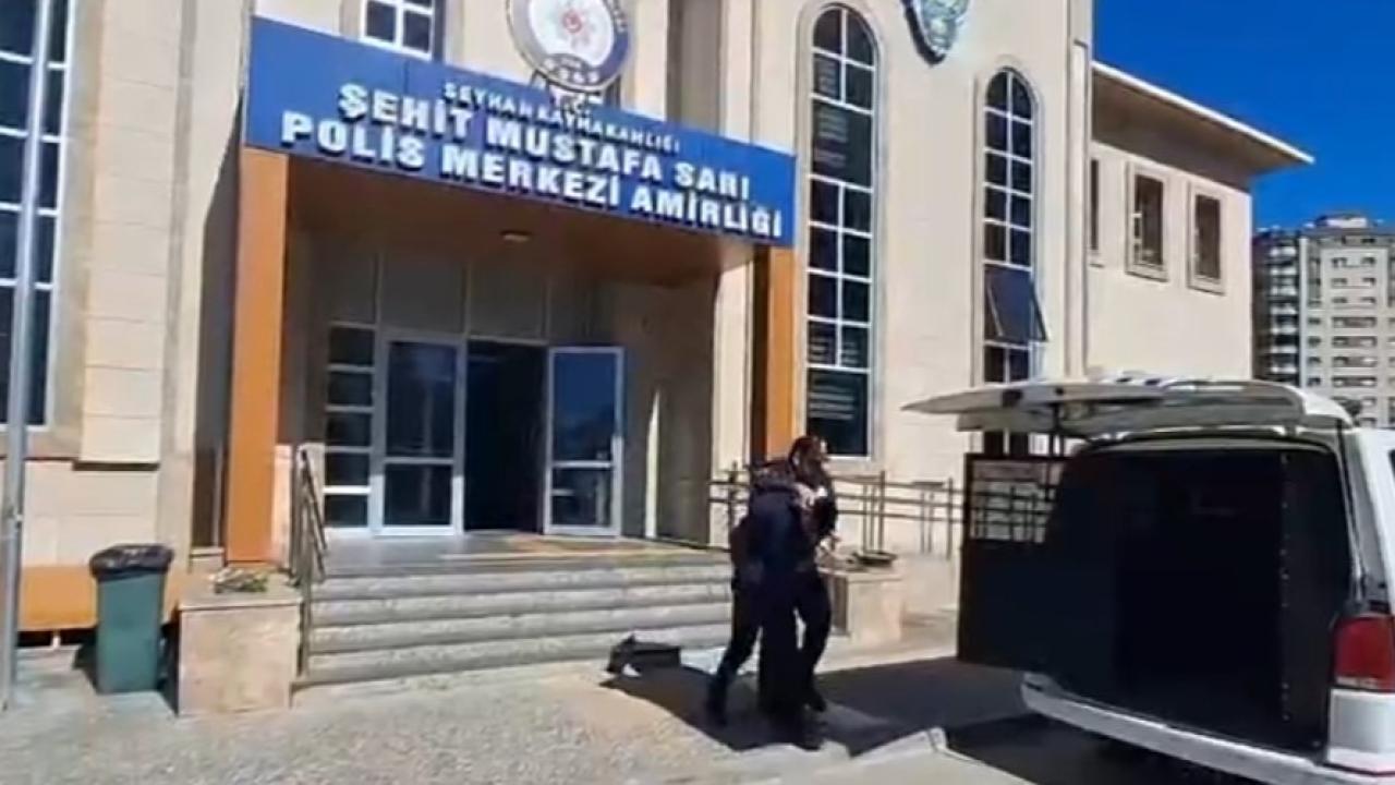 Trafikte Dehşet! Ailesinin Yanında Saldırdı