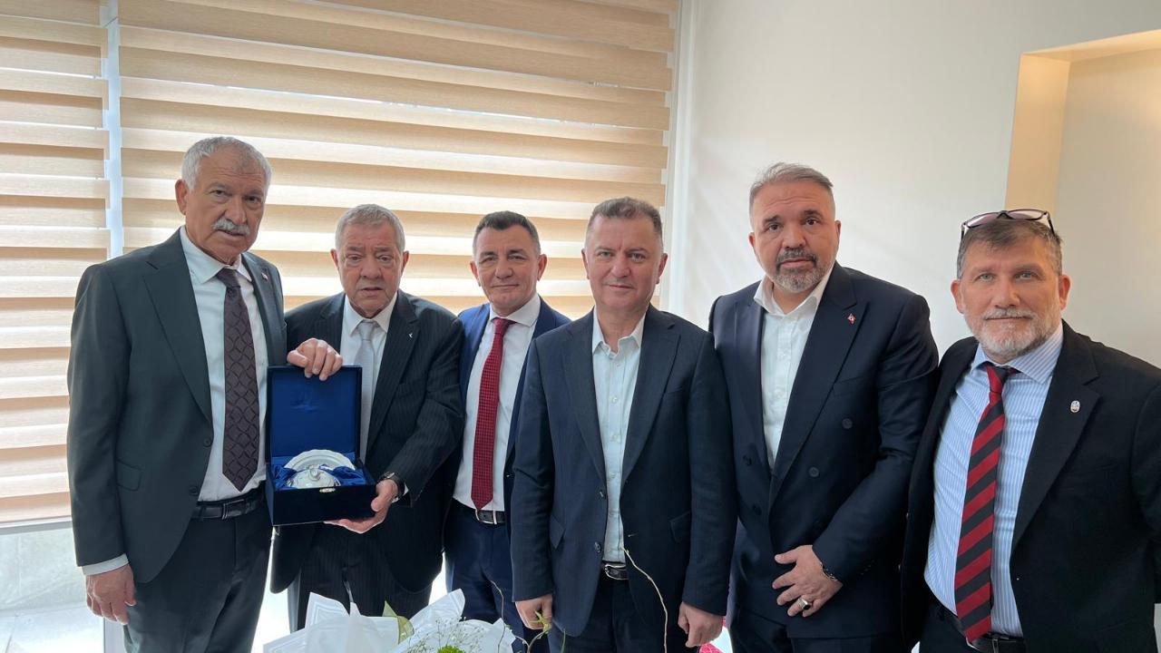 Türk-İş Heyetinden Başkan Karalar’a Ziyaret