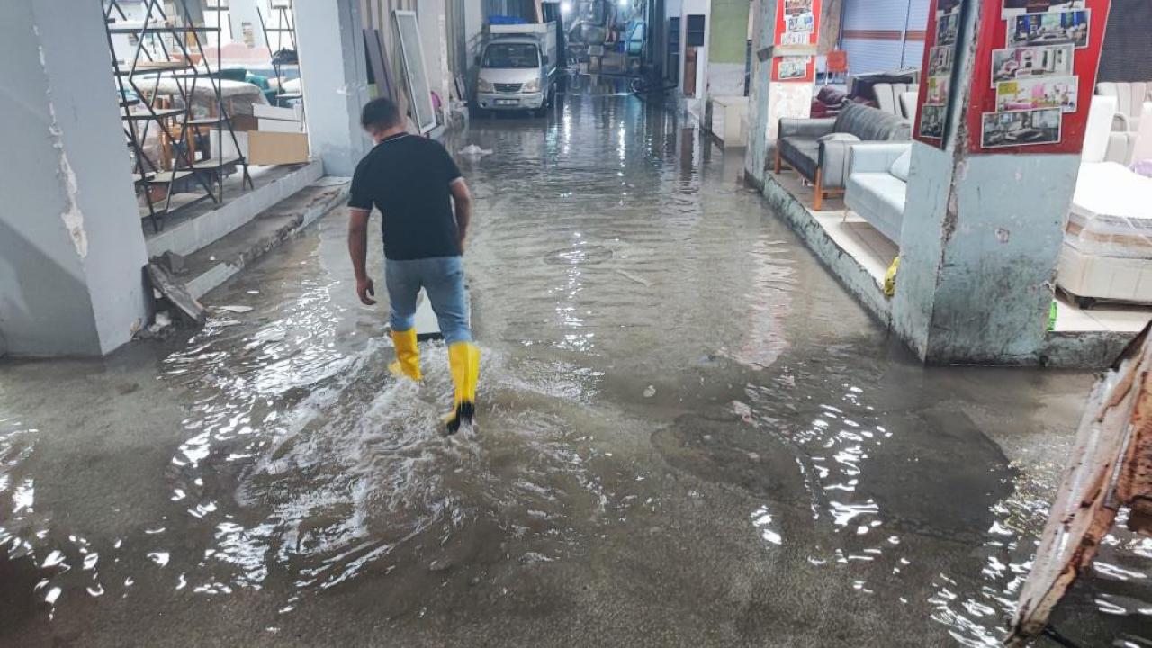 27 Yıllık Altyapı Sorunu! Her Yağmurda Aynı Manzara