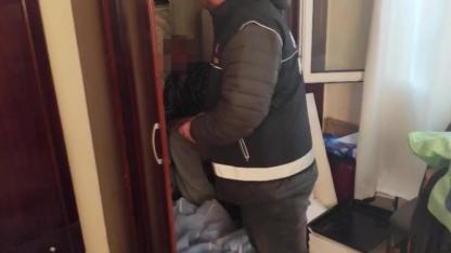 Çarşafta Kurtaramadı! Firari Hükümlü Dolapta Yakalandı