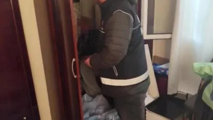 Çarşafta Kurtaramadı! Firari Hükümlü Dolapta Yakalandı