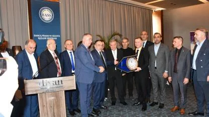 Delikanlı Gitti, Arslan Geldi