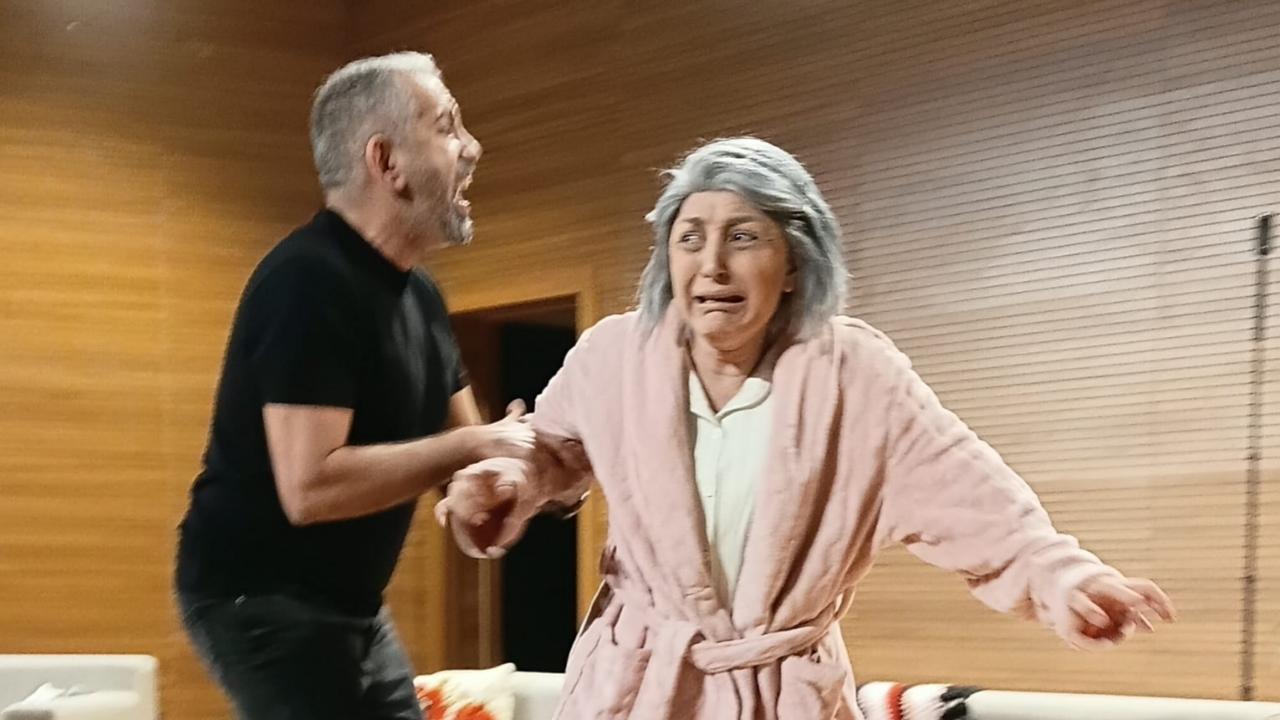 Demans Pratiği Tiyatro Oyunu