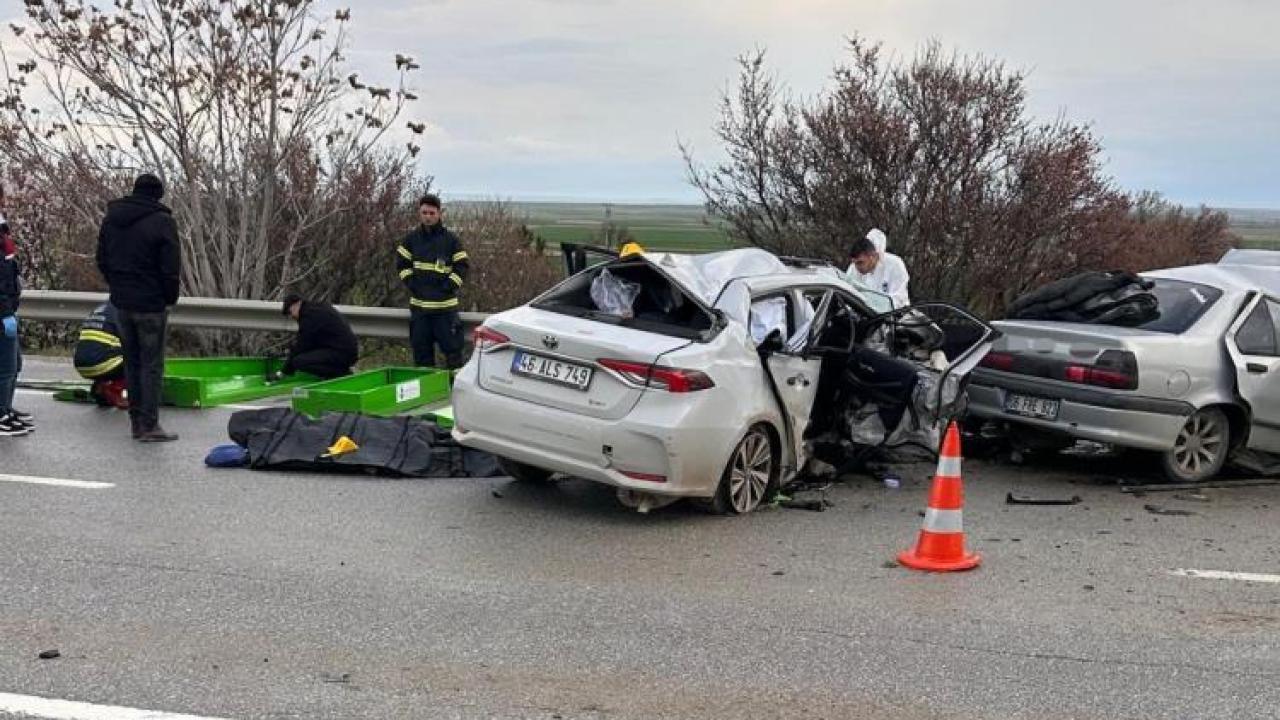 Feci Kaza:4 Ölü, 2 Yaralı