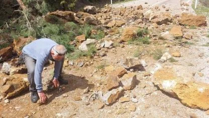 Feke-Saimbeyli Kara Yolunda Heyelan