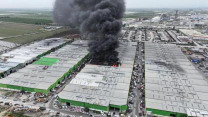 Geri Dönüşüm Tesisi Yangını Kontrol Altına Alındı