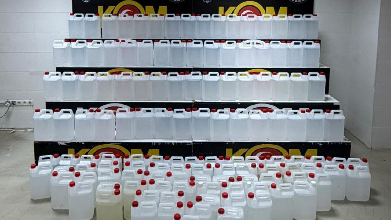 Kaçakçılara Darbe:1 Ton 865 Litre Etil Alkol Ele Geçirildi