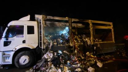 Kamyonun Dorsesi Alev Alev Yandı:Malzemeler Kül Oldu