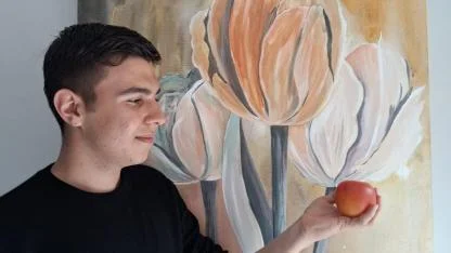 Kırmızı Elmayla Gelen Başarı