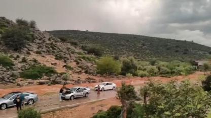 Kozan'da Sel Alarmı:Dere Taştı, Ulaşım Durma Noktasına Geldi