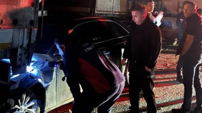 Otomobil Kağıt Gibi Ezildi:1 Yaralı