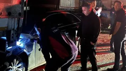 Otomobil Kağıt Gibi Ezildi:1 Yaralı