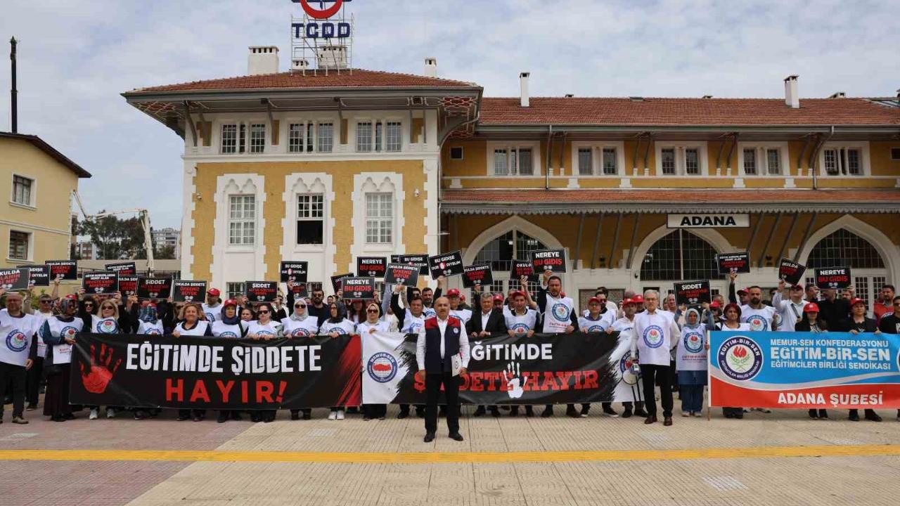 Adana'da Eğitimciler Şanlıurfa'dak Saldırıyı Kınadı