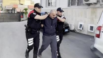 Sahipsiz Köpeği Sopayla Dövdü!