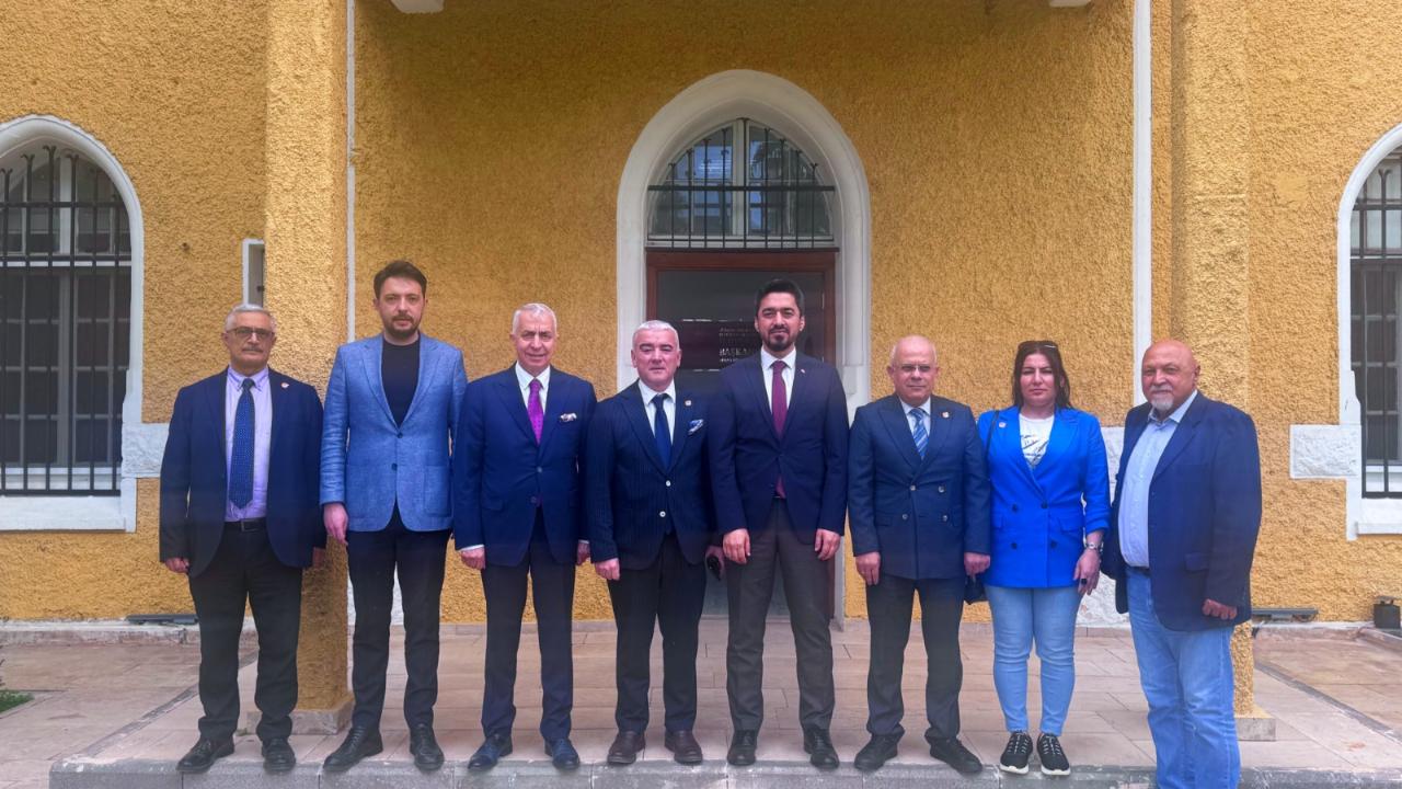 ''Sahte Basın Kartı Taşıyanlara Geçit Yok''