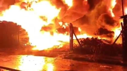 Sulama boruları alevlere teslim oldu