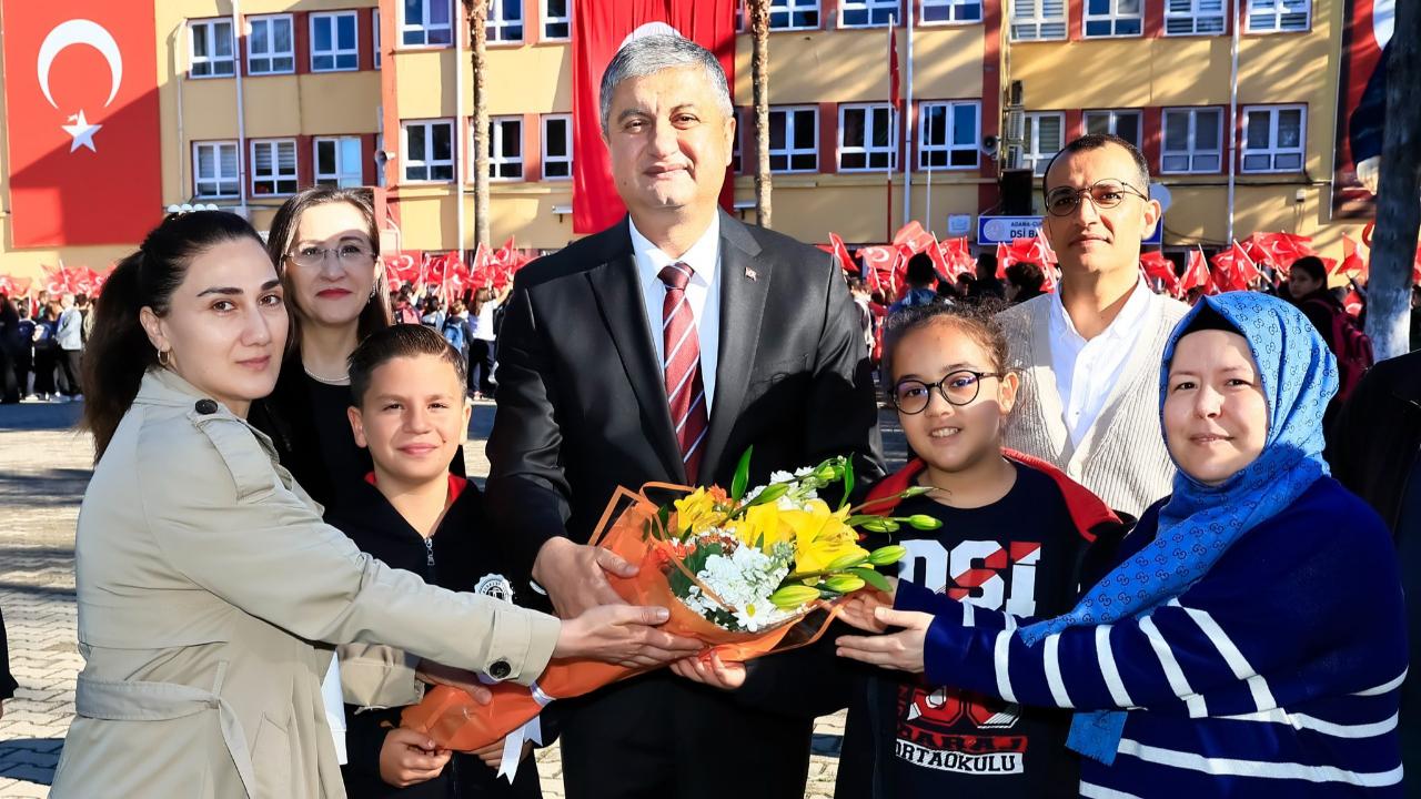 Vali Yavuz DSİ Baraj Ortaokulunda Öğrencilerle Bir Araya Geldi