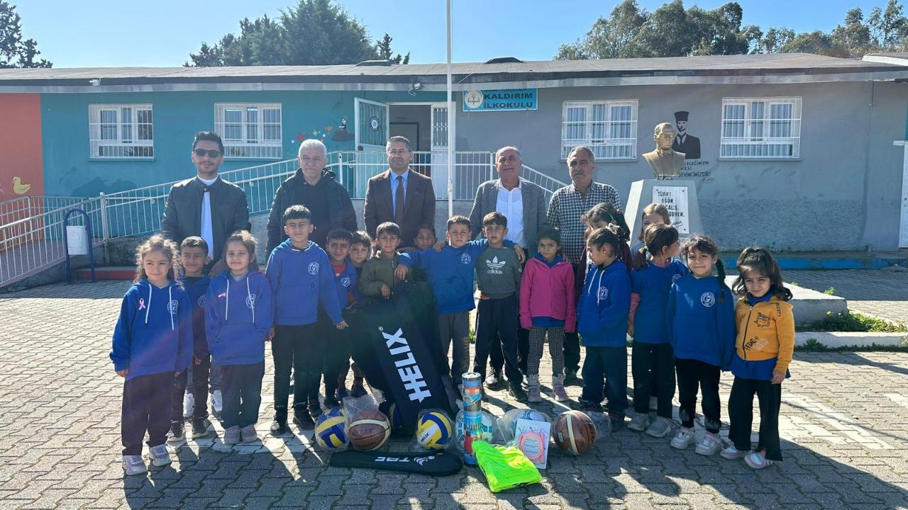 Yumurtalık Belediyesi'nden Gençlere Spor Yatırımı