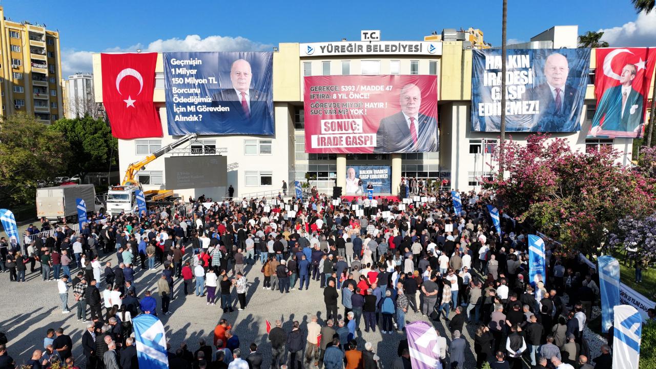Yüreğir Belediyesi Önünde ''Ali Demirçalı''ya Destek Buluşması