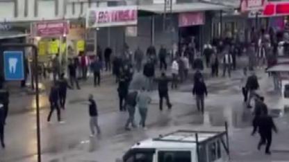 Ortalık Savaş Alanına Döndü:Polis Havaya Ateş Açtı