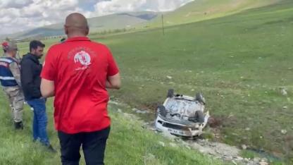 Otomobil Şarampole Devrildi:3 Yaralı