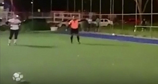 Penaltı kurtaran köpek