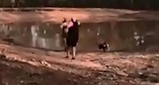 Kanguru saldırısına uğradı