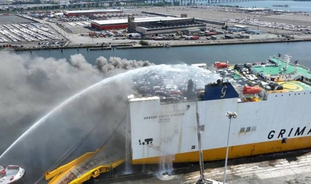 Yangına Müdahale Ederken Öldüler