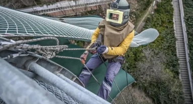 Metrelerce yükseklikte Zorlu Mesai